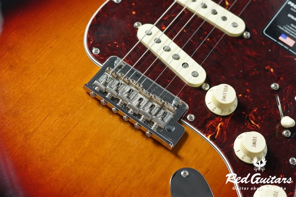 American Professional II Stratocaster - 3-Color Sunburst